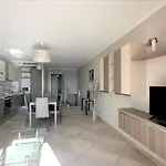 Le Midi 8 By Estates דירה קאן