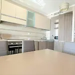 Le Midi 8 By Estates * קאן