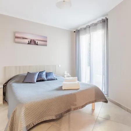 Le Midi 8 By Estates