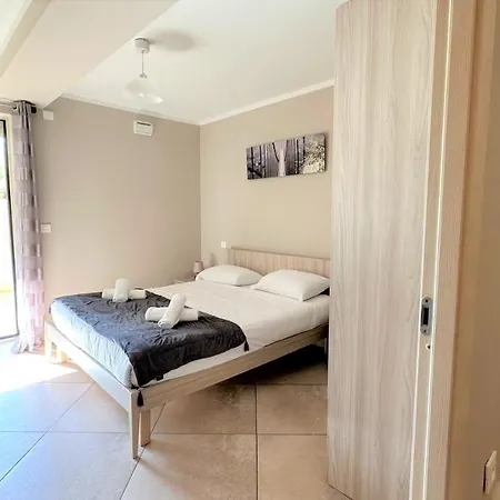 Le Midi 8 By Estates Appartement