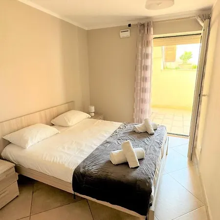 Le Midi 8 By Estates Apartmán *