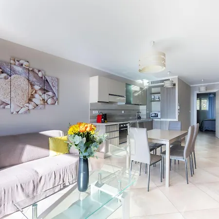 Le Midi 8 By Estates Appartement