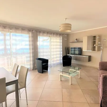 Le Midi 8 By Estates Appartement *