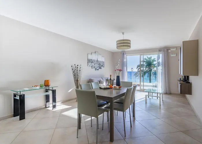 Le Midi 8 By Estates Apartment Cannes