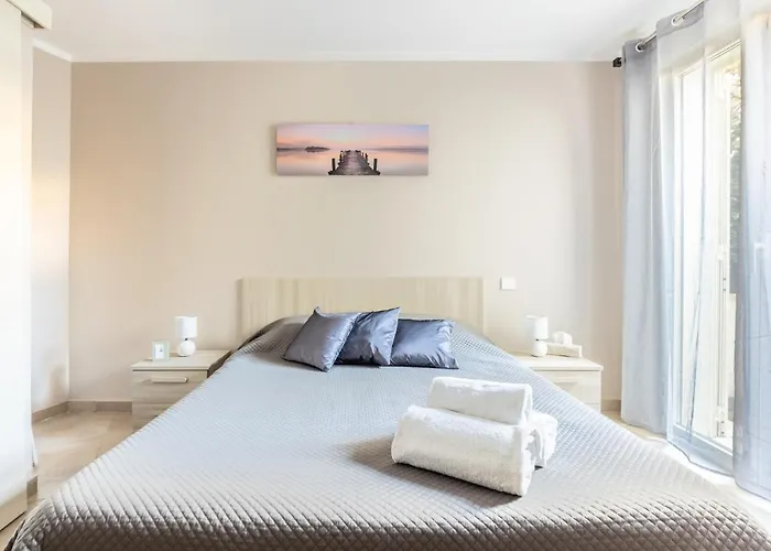 Le Midi 8 By Estates *