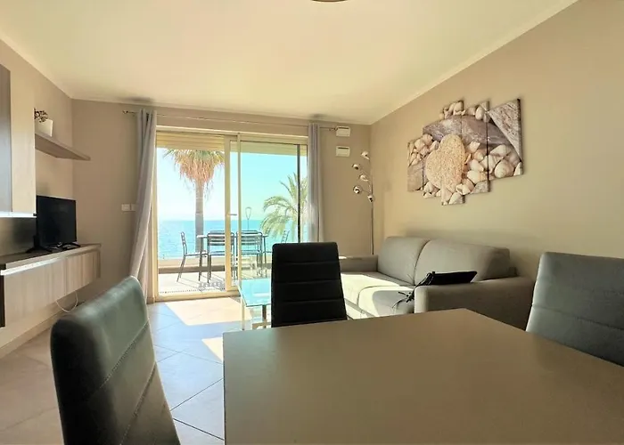 Le Midi 8 By Estates Cannes