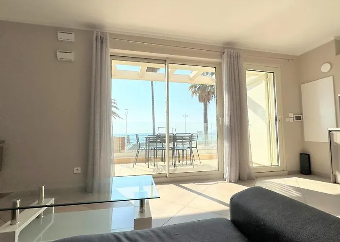 Le Midi 8 By Estates Apartment