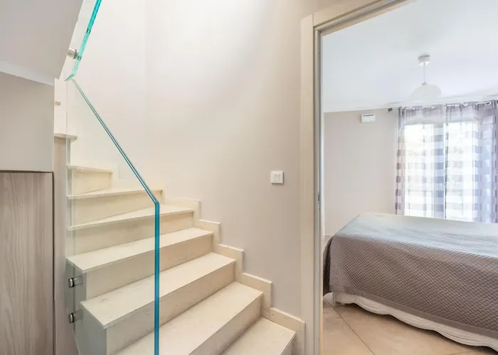 Le Midi 8 By Estates Apartment