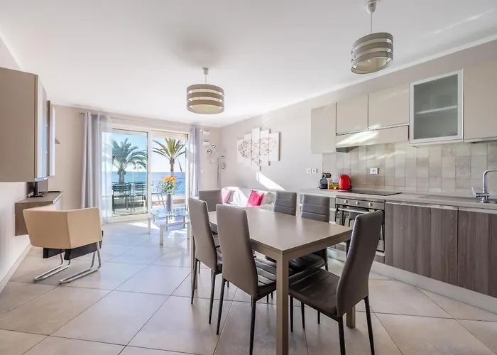 Le Midi 8 By Estates Apartment