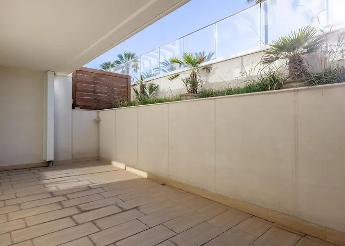 Le Midi 8 By Estates Apartment