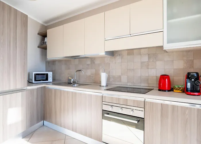Le Midi 8 By Estates Apartment
