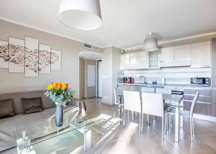 Le Midi 8 By Estates Apartment *