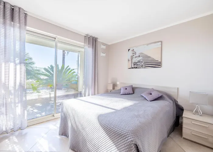Apartment Le Midi 8 By Estates Cannes