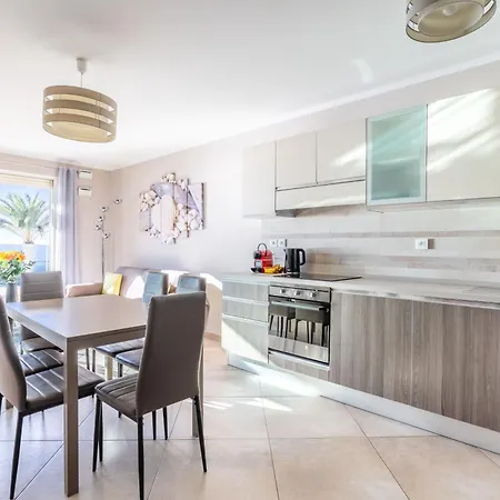 Le Midi 8 By Estates Apartamento Cannes